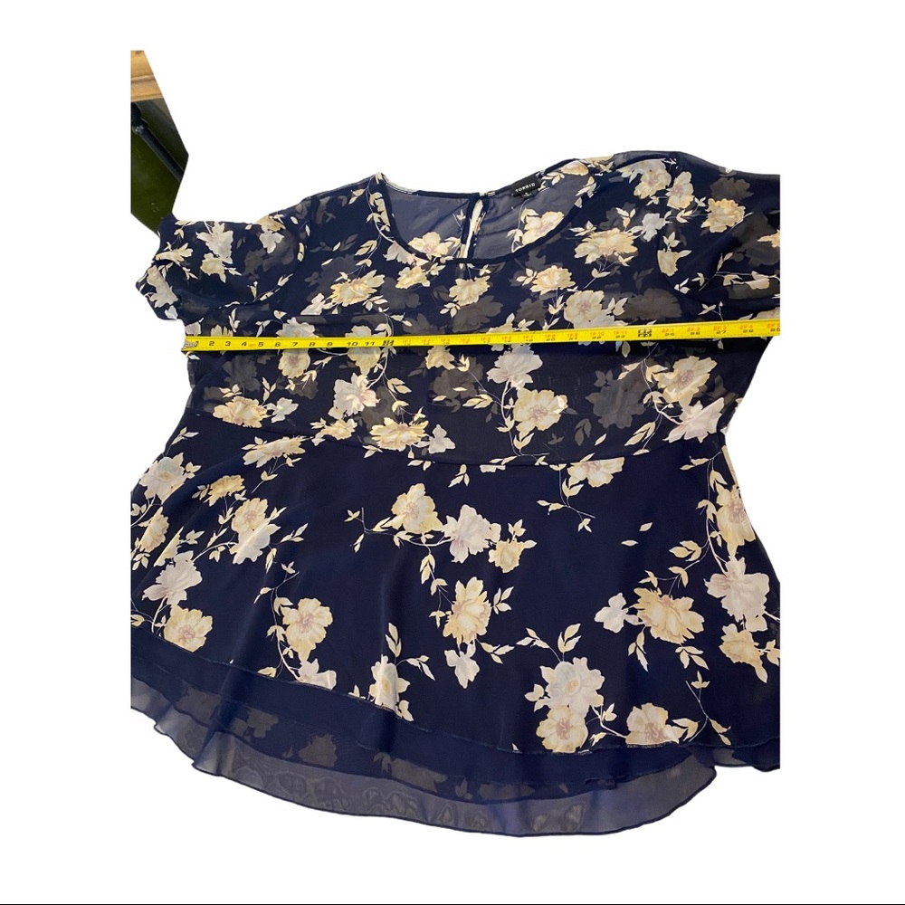 Torrid 4 Sheer Floral Navy Blouse *FLAW* - Picture 2 of 9